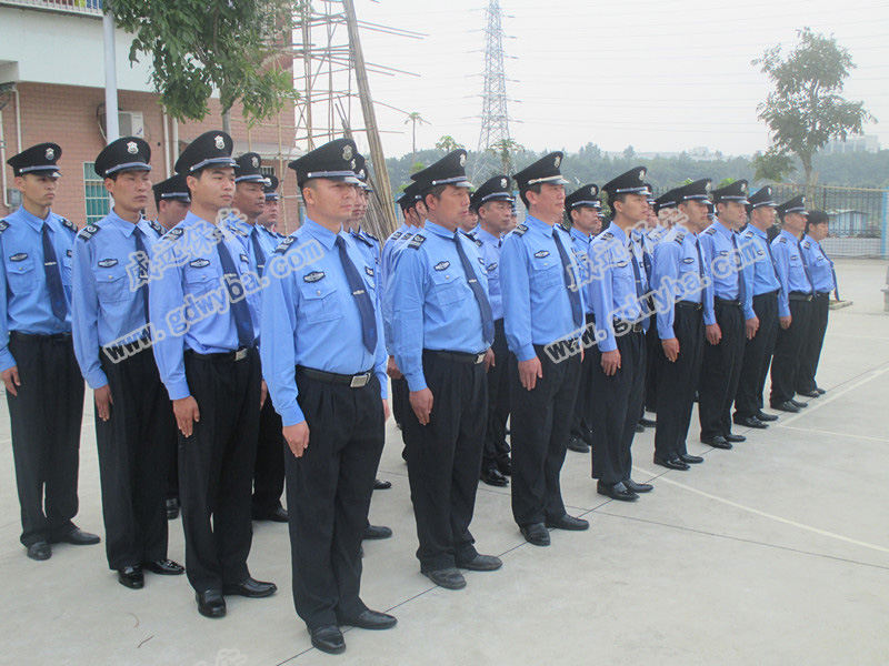 姑娘欲汇款 银行保安千钧一发识破骗局